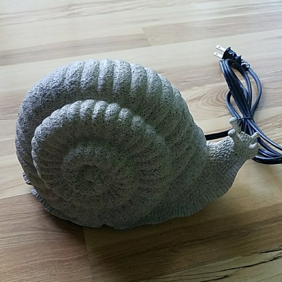 COPY - Snail Granite Stone Outdoor Lamp - Picture 3 of 6